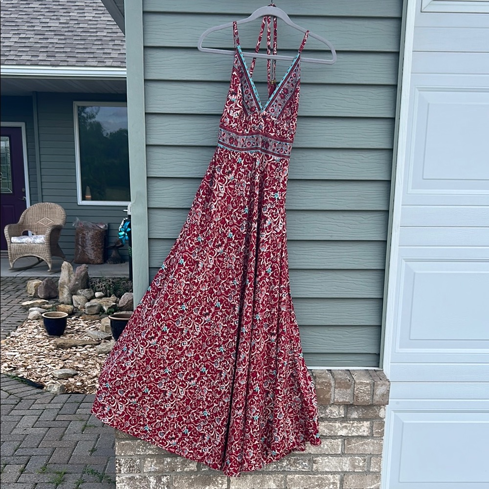 Chic Burgundy Floral Maxi Dress